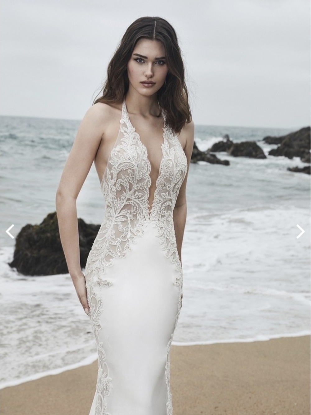 L'Amour Gigi Plunging Halter Lace Bridal Gown in Ivory Size 12 Nwot